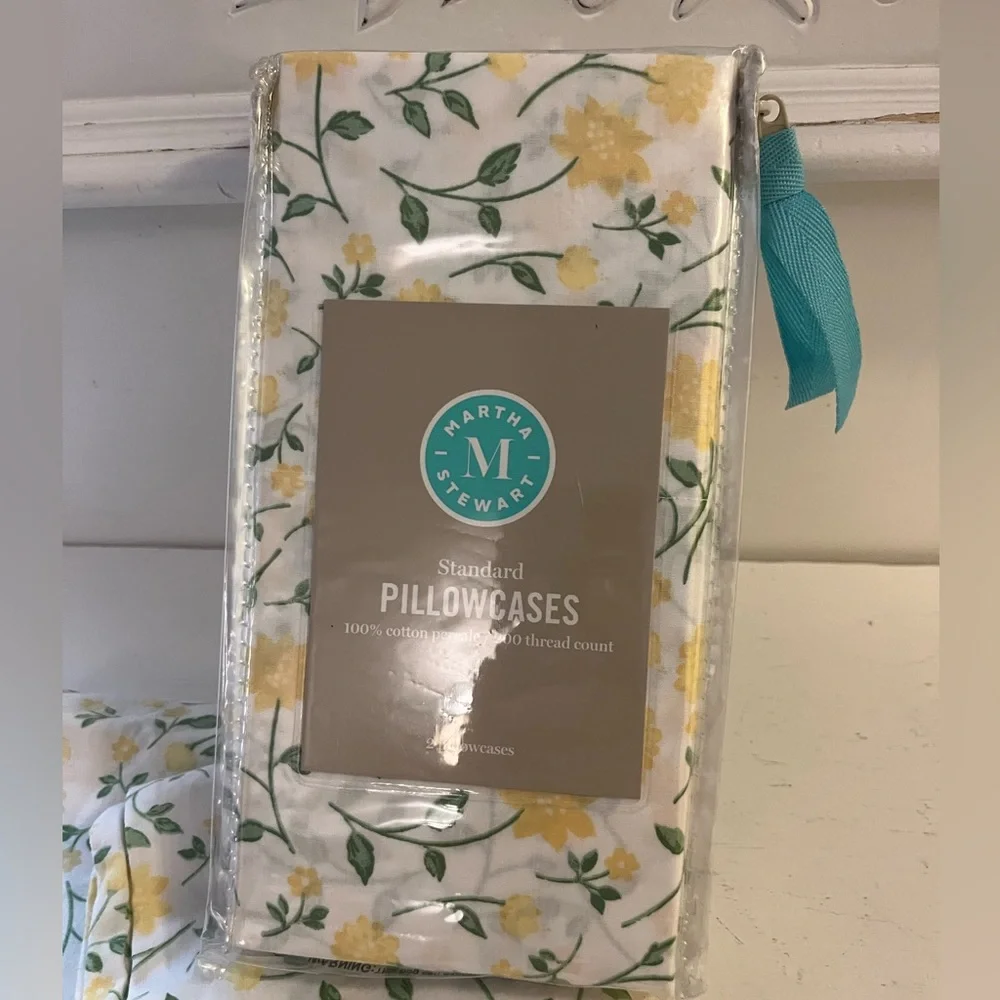 Martha Stewart Set of 4 pillow Cases